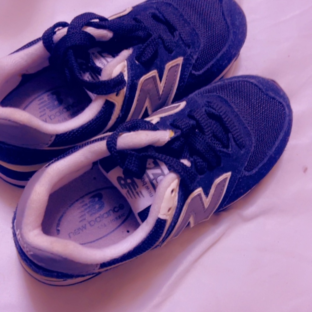 Sneaker - Picture 3 of 3